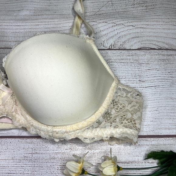 Victoria Secret Dream Angels Lined Demi Bra - Picture 4 of 16